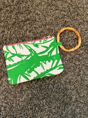 Green & White Palm Print Wristlet with Bamboo Ring